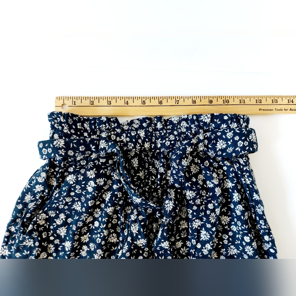 Navy Blue Ditsy Print Wide Leg Paperbag Waist Pant XS American Eagle Cottagecore - Picture 7 of 8